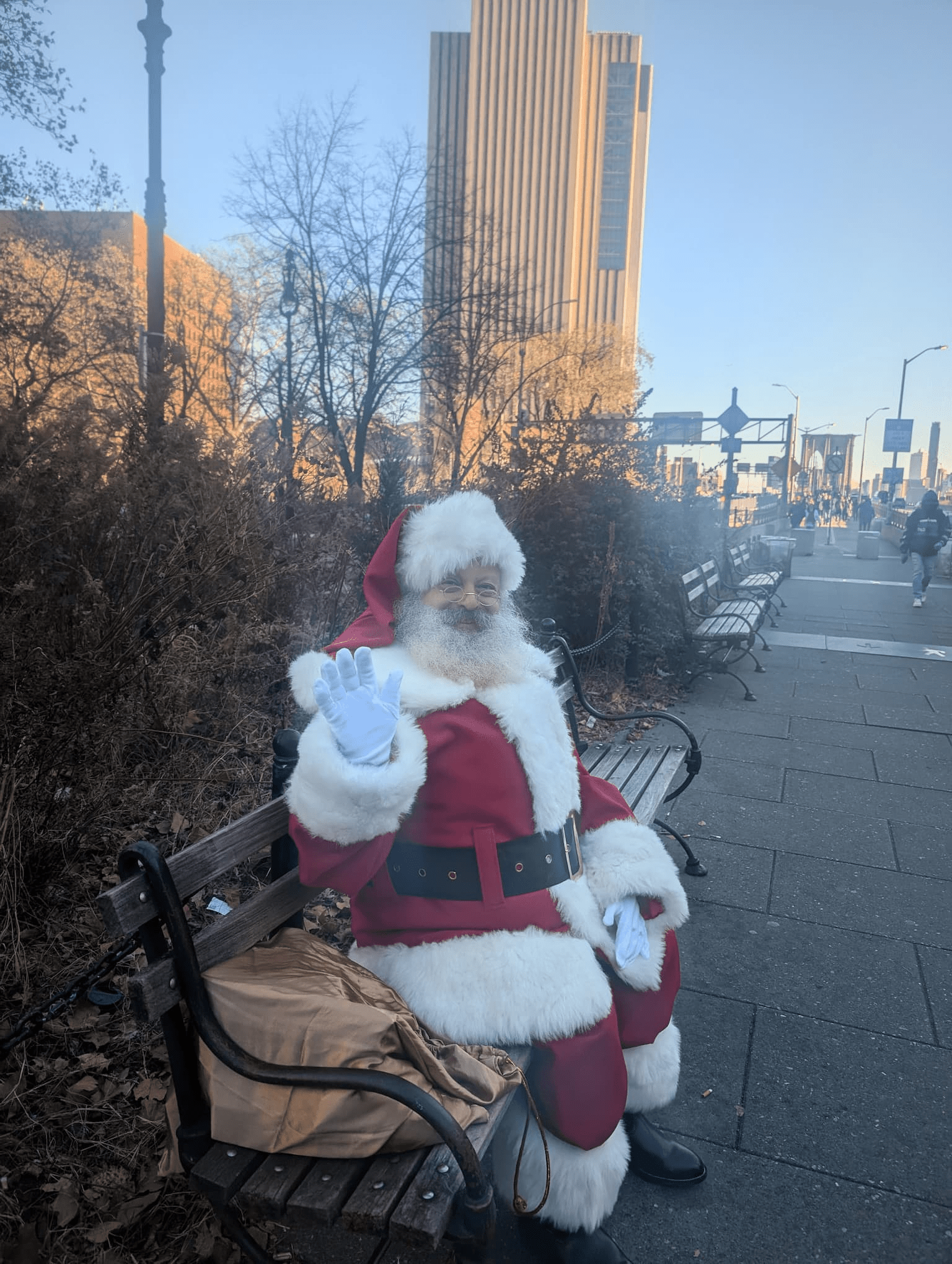 santa on brooklyn bridge