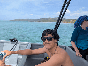 jude on east roatan tour